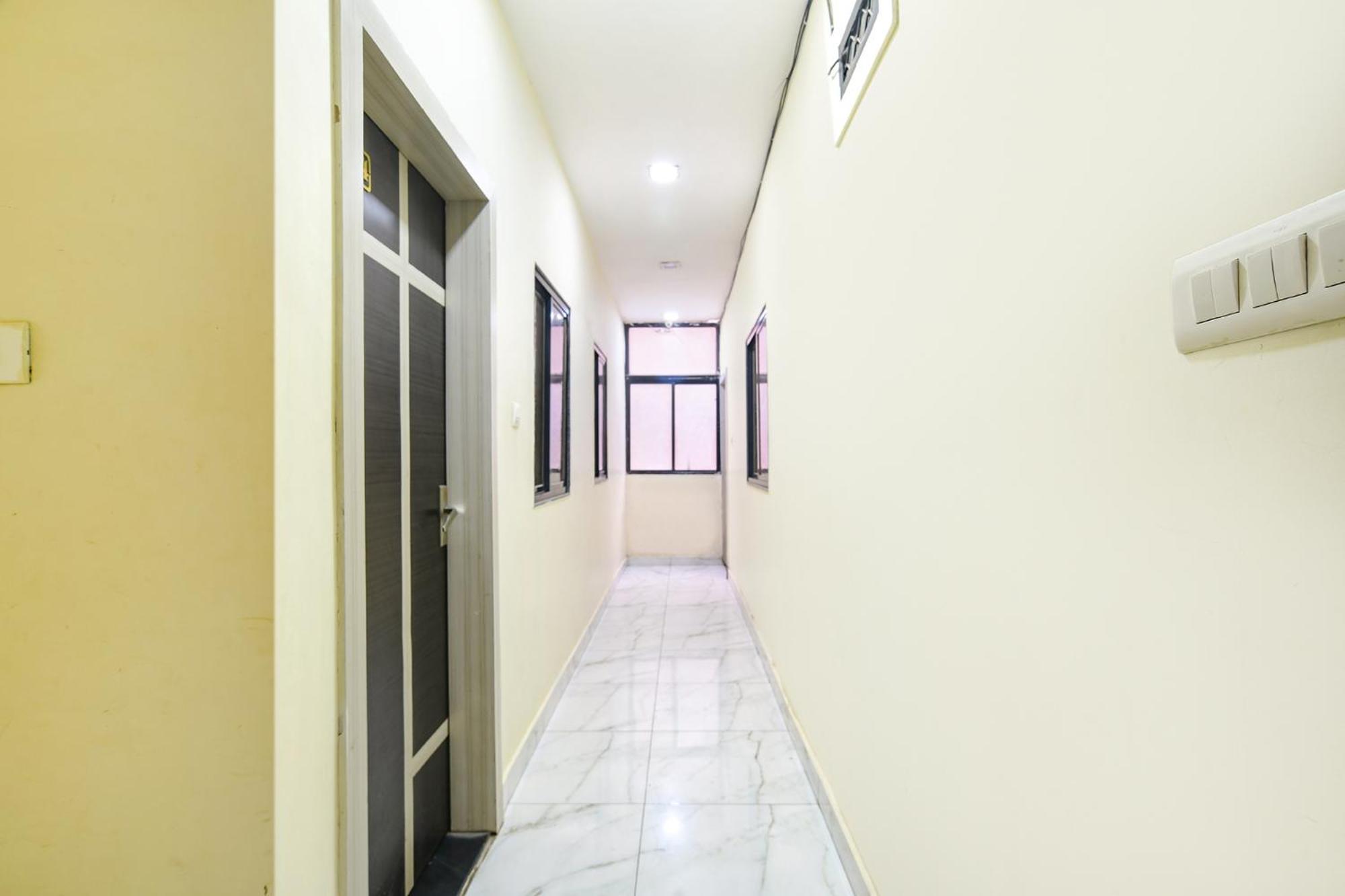 Fabexpress Blue Star Hotel Ujjain Eksteriør billede
