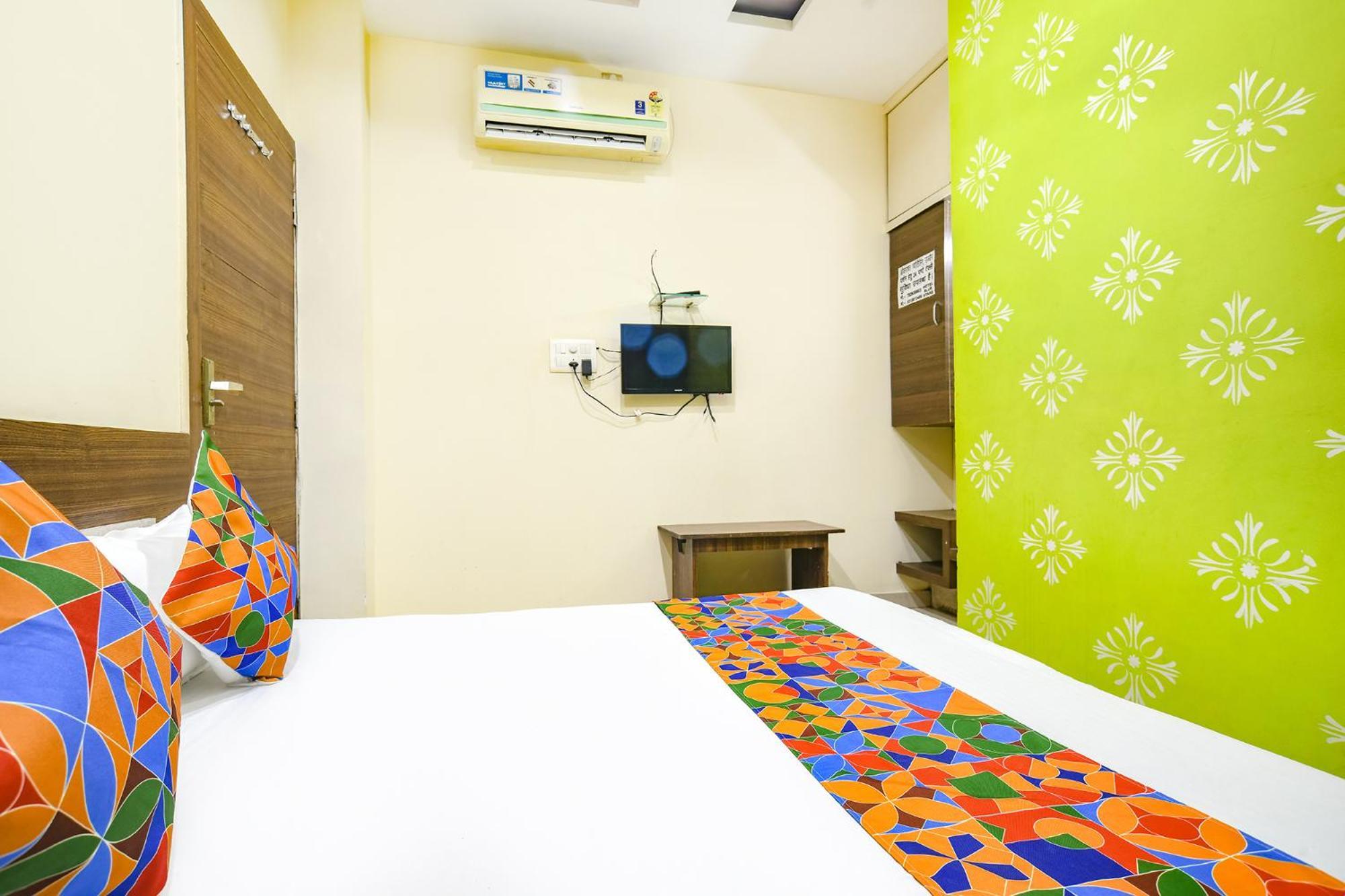 Fabexpress Blue Star Hotel Ujjain Eksteriør billede