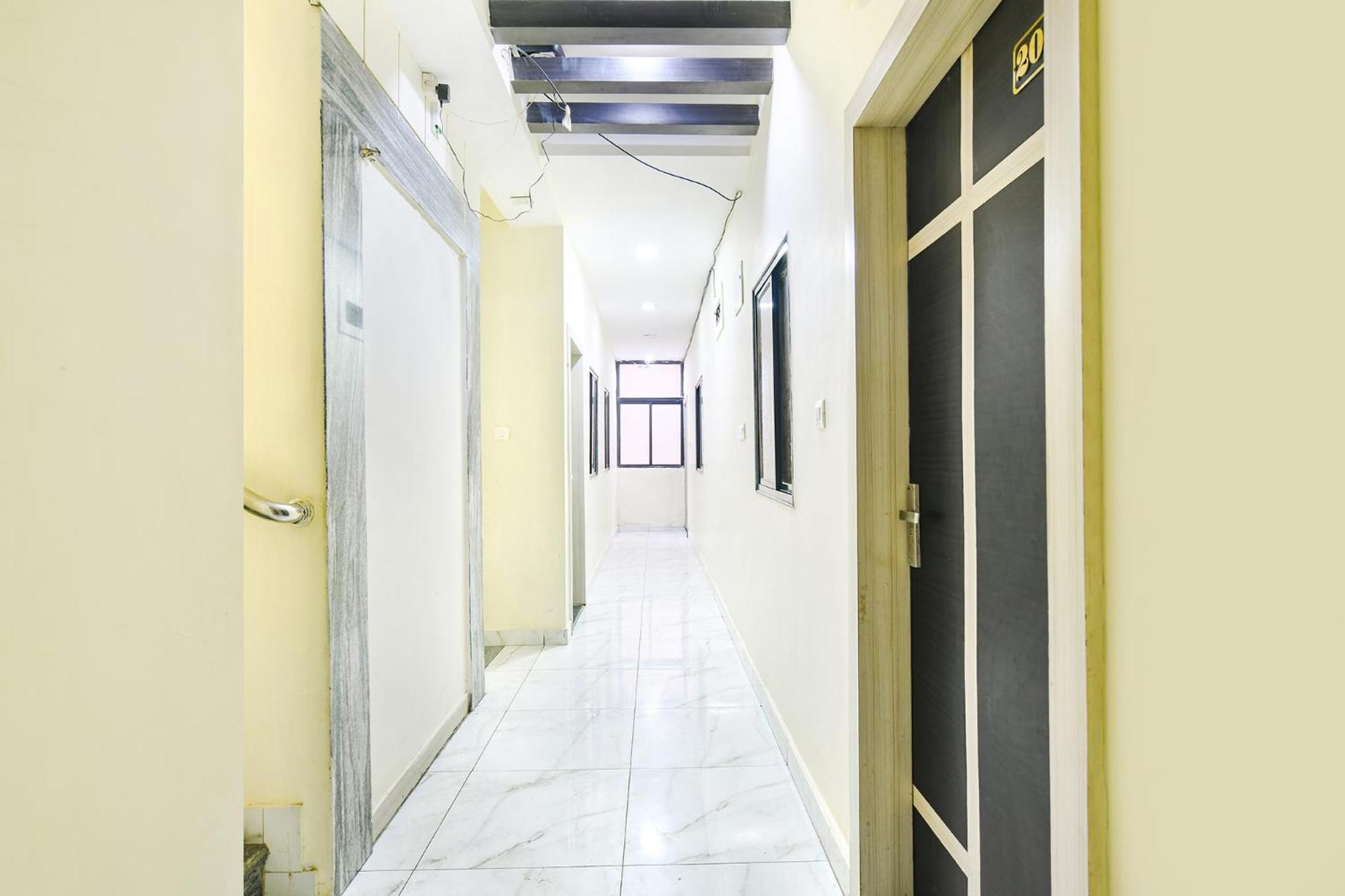 Fabexpress Blue Star Hotel Ujjain Eksteriør billede